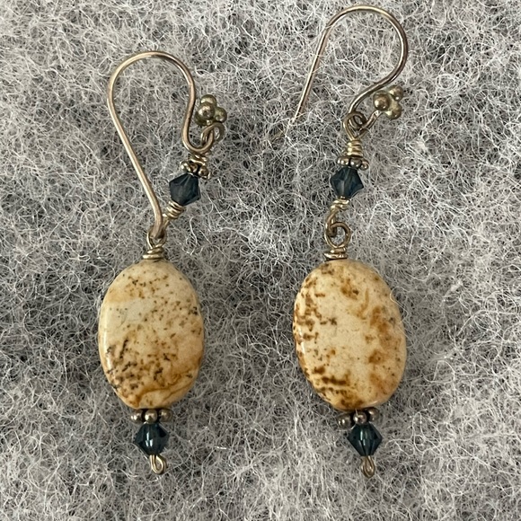 One of a kind handmade Jasper and quartz  earrings. - Picture 3 of 4